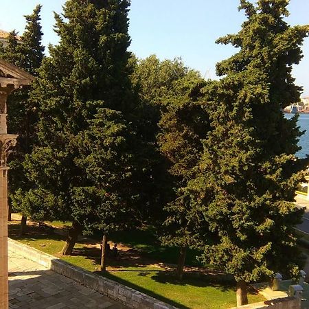 Central Augustus App Пула Экстерьер фото