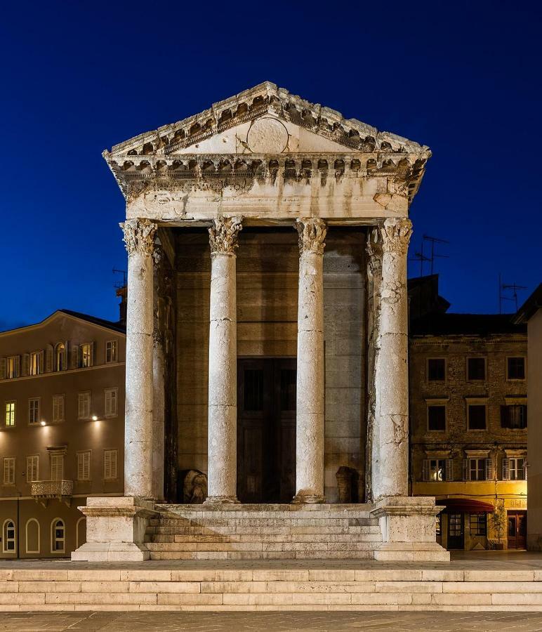 Central Augustus App Пула Экстерьер фото